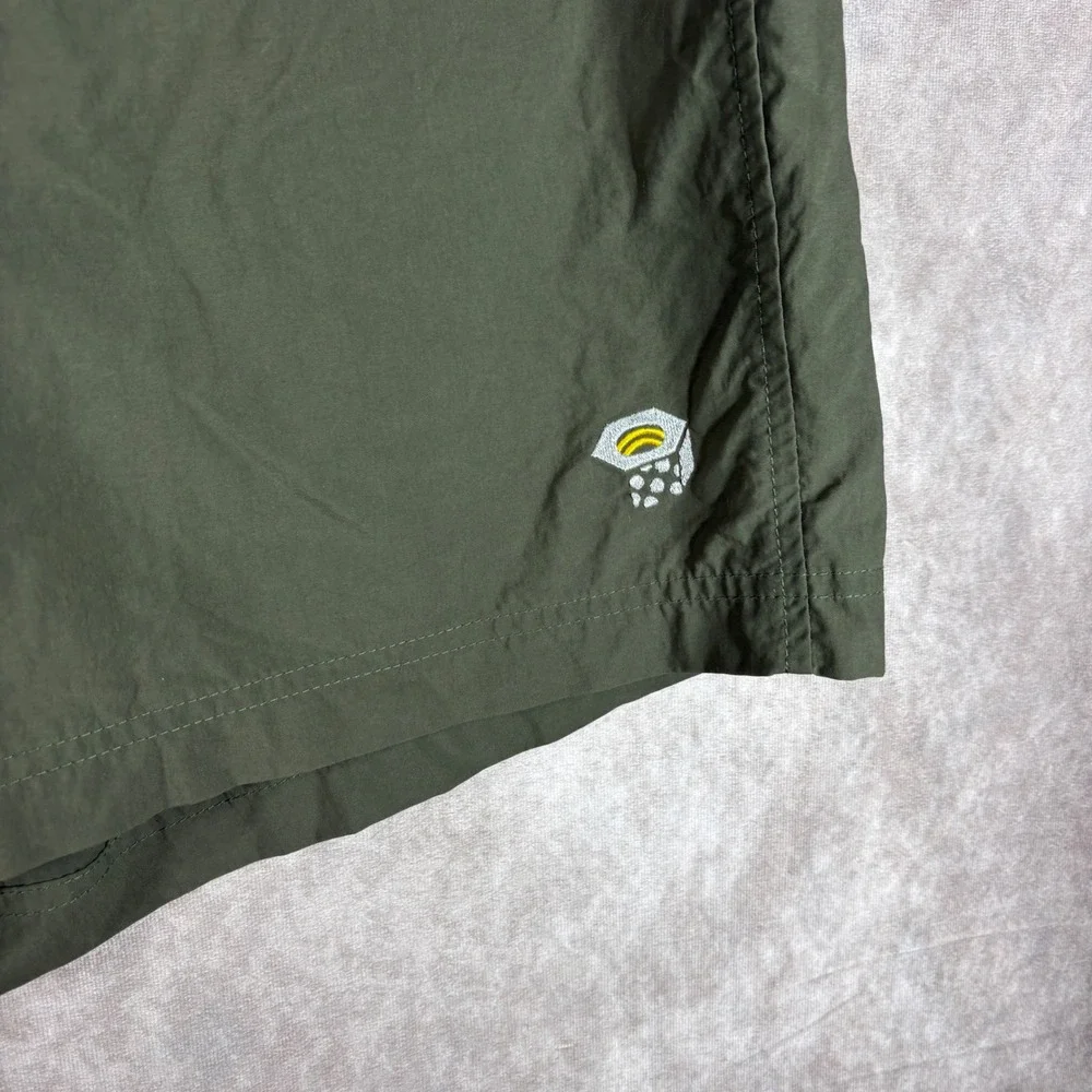 Mountain Hardwear Shorts Mens Size XXL Green Canyon OM3912 Hiking Cargo Utility